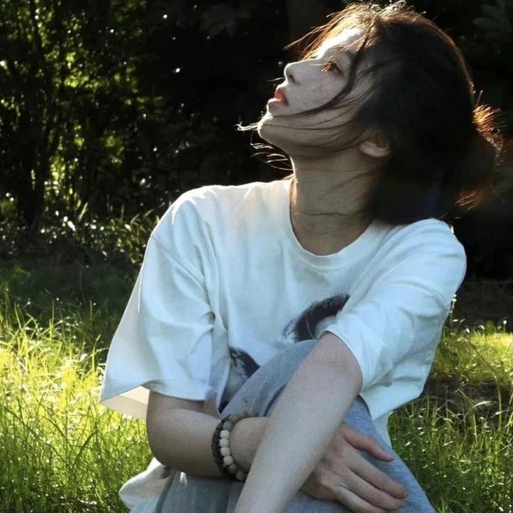 宴律，你的白月光回国了