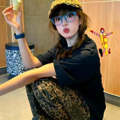 轻拍翻转小魔女